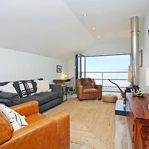 Musselburgh - Stylish 3 Bed With Stunning Sea Views Apartment